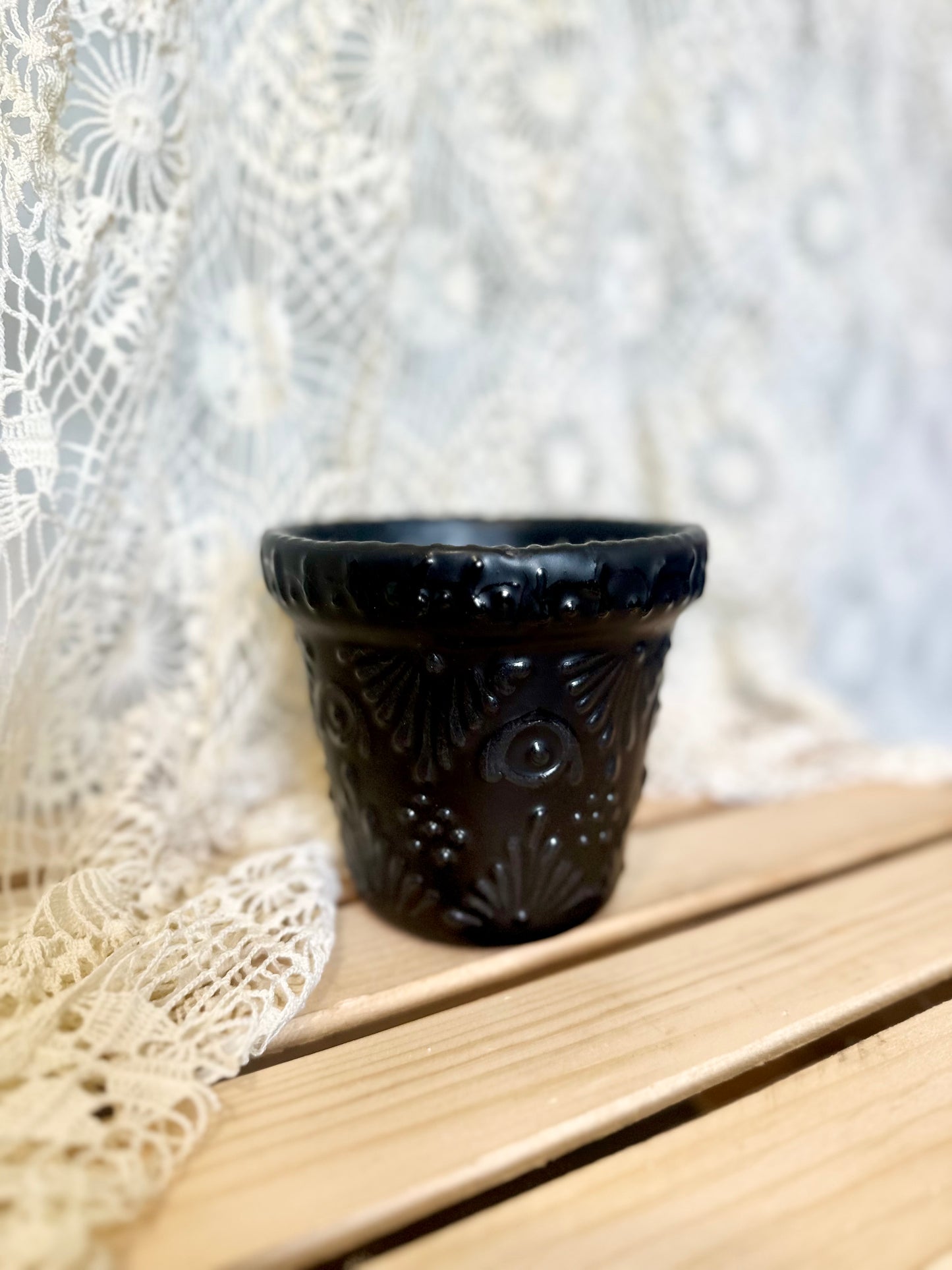 Talavera Plant Pot Black (Medium)