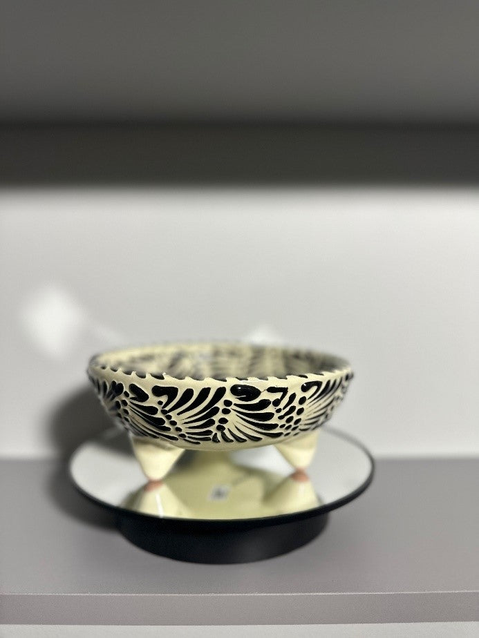 Molcajete Talavera Cream/Black)