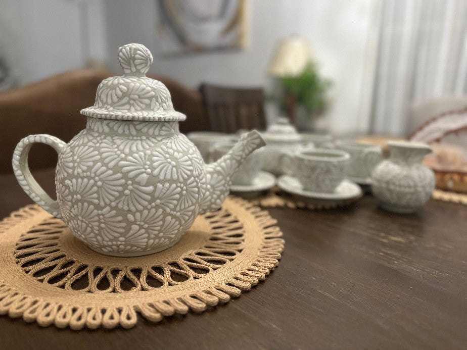 Talavera Tea Pot Set (Cream/White)