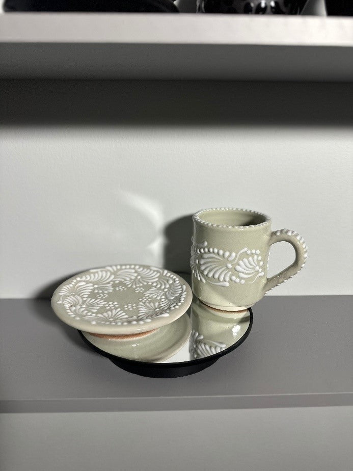 Talavera Mug + Plate (Center Design) (Cream/White)