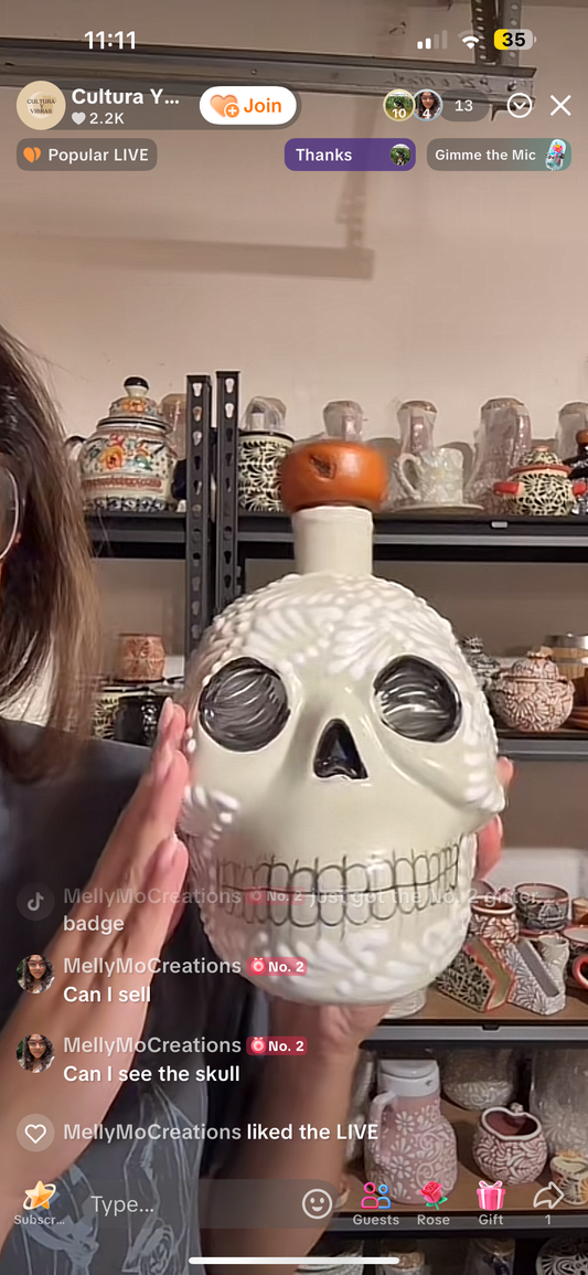 Licorero Calavera “Skull” in Talavera Beige/White