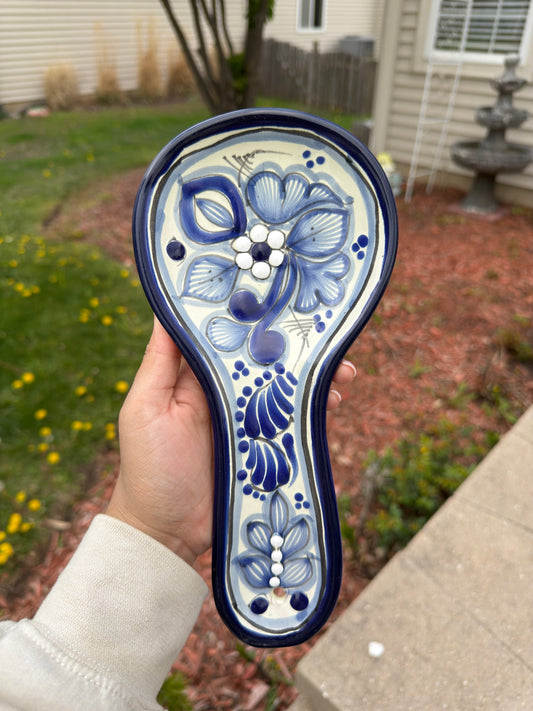 Talavera Porta Cuchara "Spoon Rest" White/Floral Blue