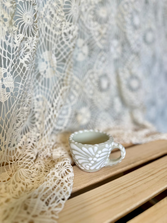 Talavera Mini Expresso Mug (cream/white)