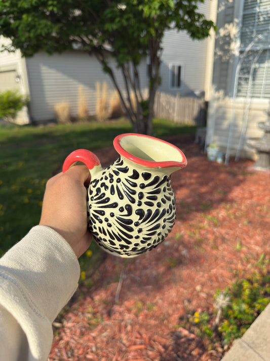 Talavera creamer beige/black/pink