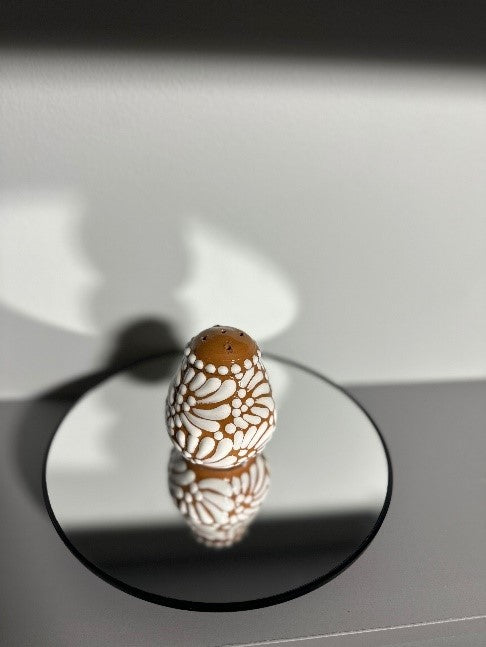 Salero Talavera (Salt Shaker) (Brown/White)