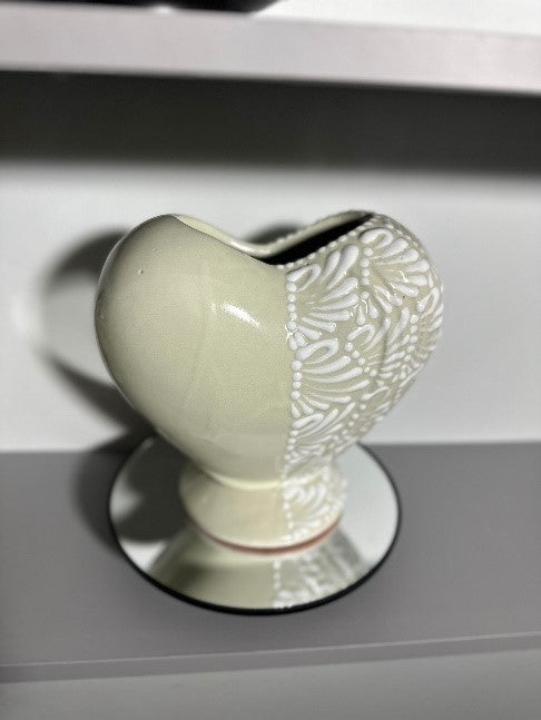 Heart Vase Talavera Corazon (Half Design) (Cream/White)